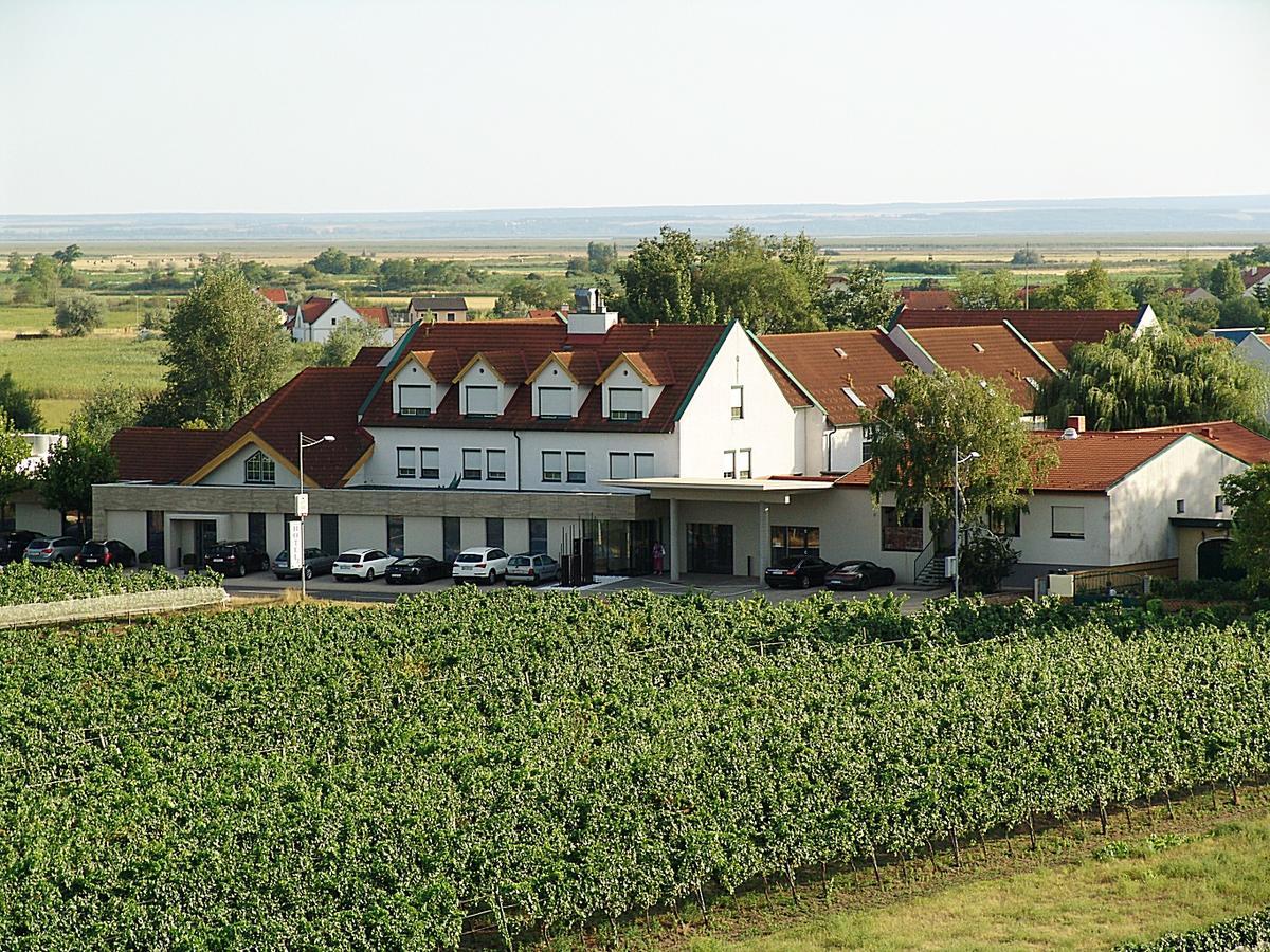 Hotel Nationalpark Illmitz Eksteriør bilde